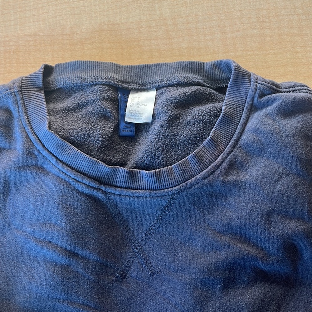 H&M Sweater - Picture 2 of 2
